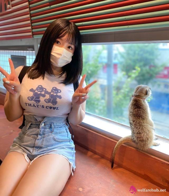 网上的黑料是怎么来的！十六岁嫩草被入后狂草狠狠地玩